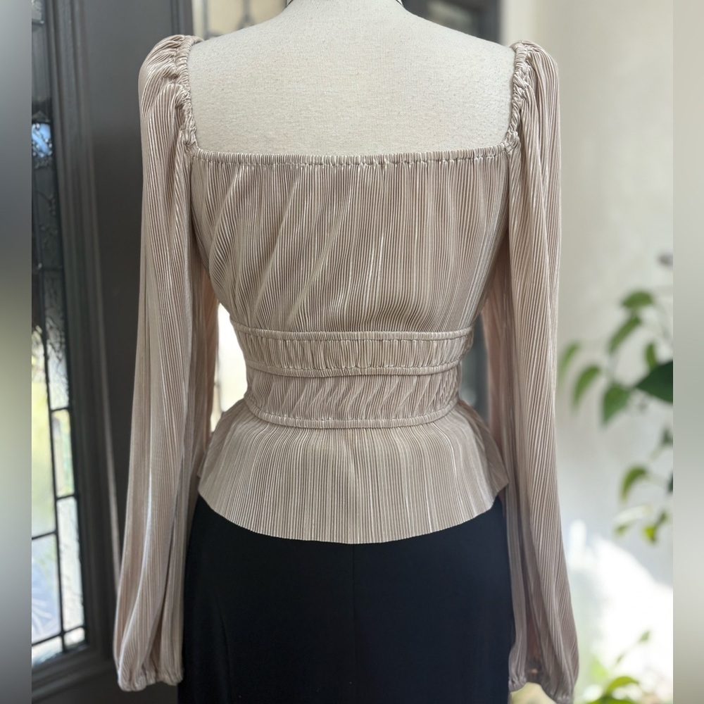 ASTR The Label Ziva Plisse Long Sleeve Pleated Peplum Coquette Blouse | Size M - Picture 9 of 11